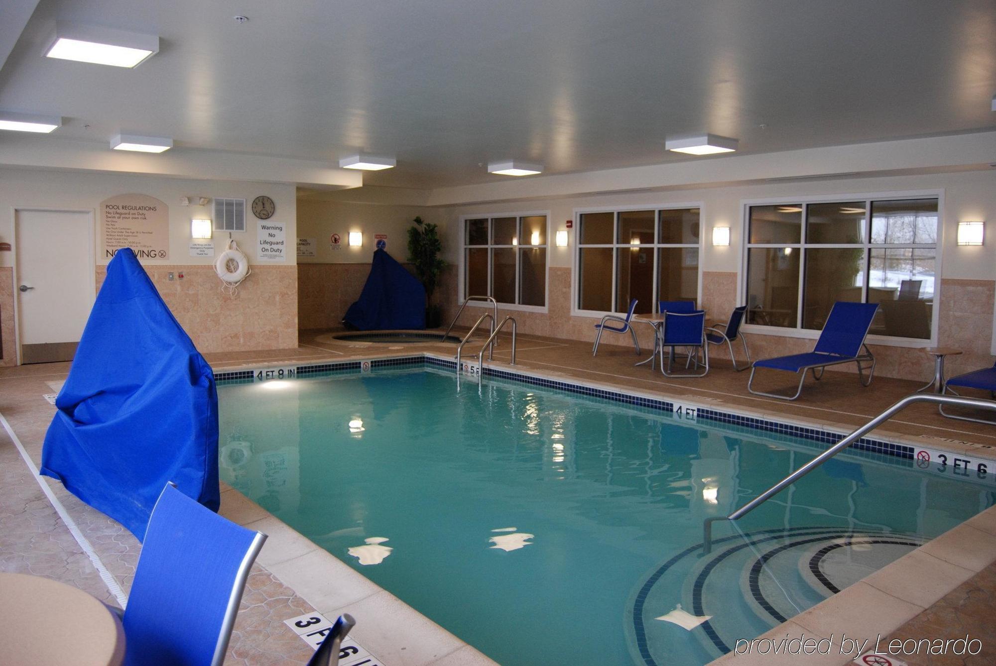 Holiday Inn Express Hotel & Suites Auburn Hills By Ihg Esterno foto